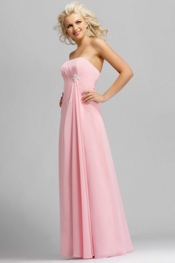 complimentary mother dresses with light pink bridesmaid dresses